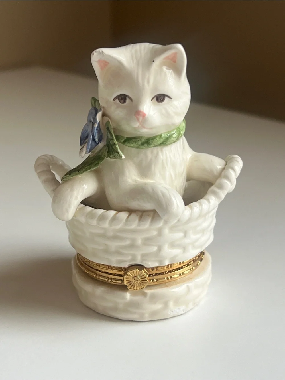 Vintage Porcelain White Cat in Basket Trinket Box
